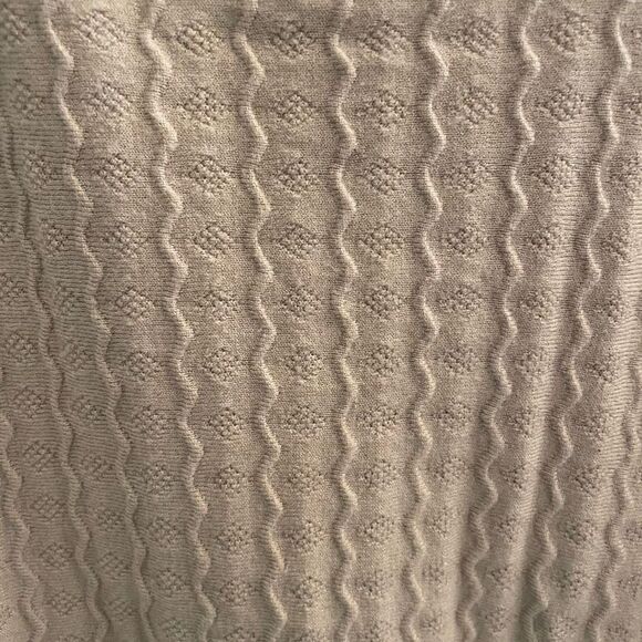 Truth by Republic Camel Tan Crewneck Soft Sweater Top Women’s Size Medium - Picture 3 of 4